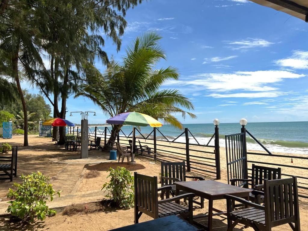 Tsunami Beach Hotel Arugam Bay Exteriör bild